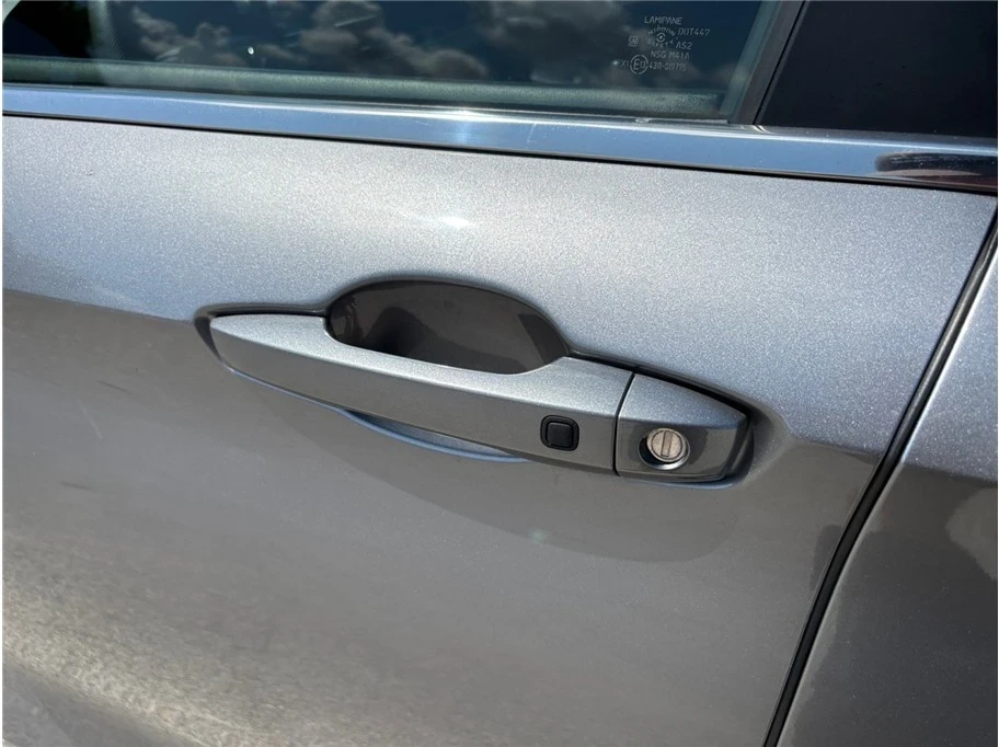 2023 Mitsubishi Outlander - Image 18 of 21