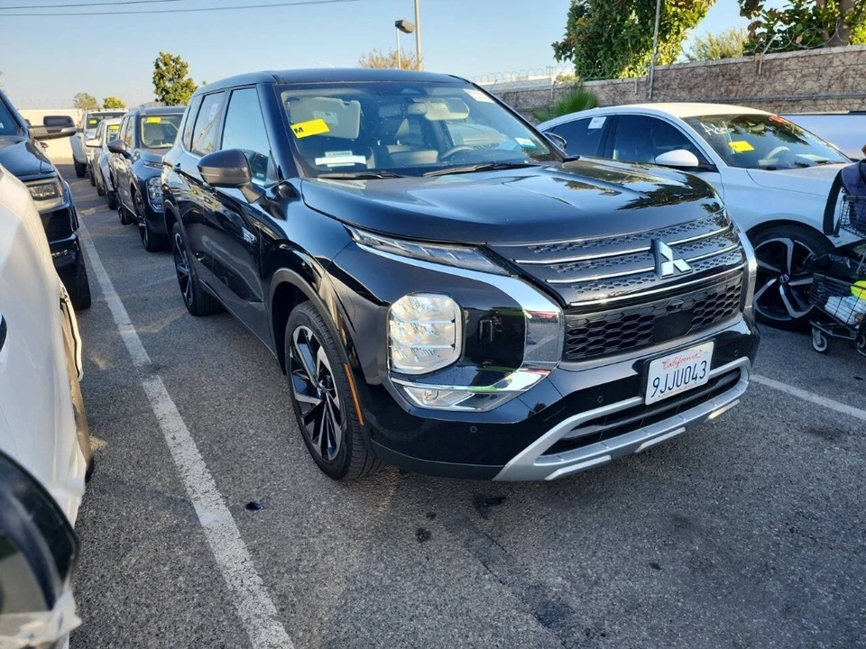 2023 Mitsubishi Outlander - Image 6 of 12