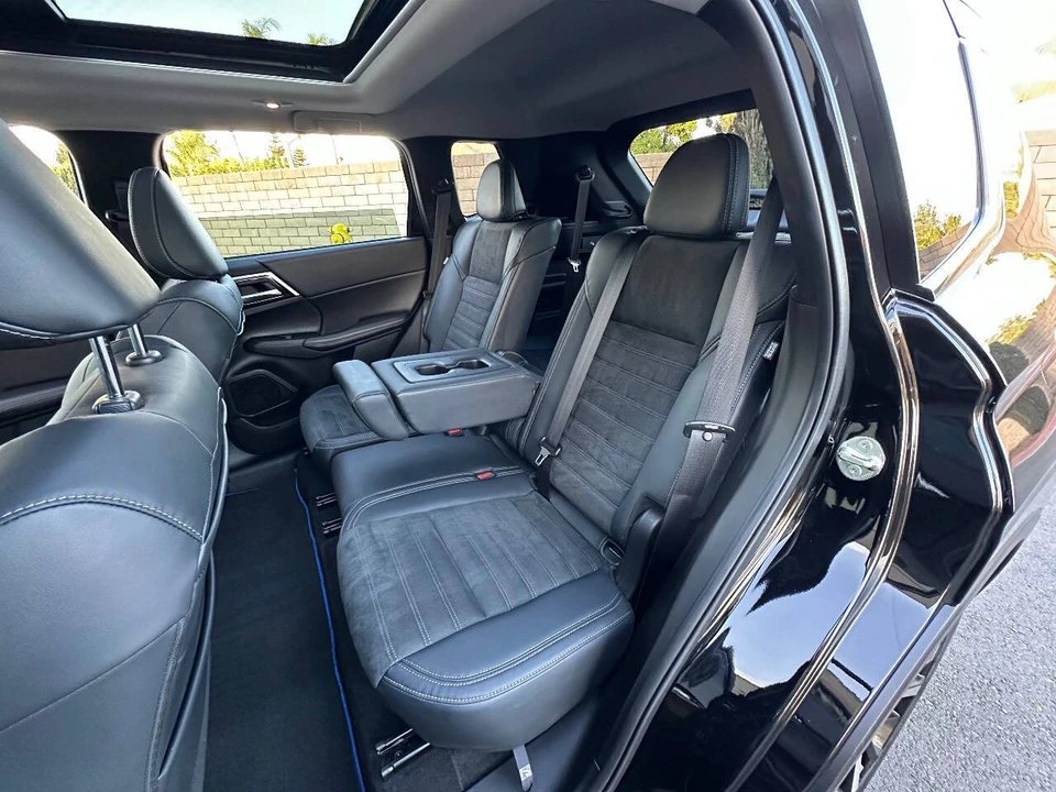 2023 Mitsubishi Outlander - Image 12 of 12
