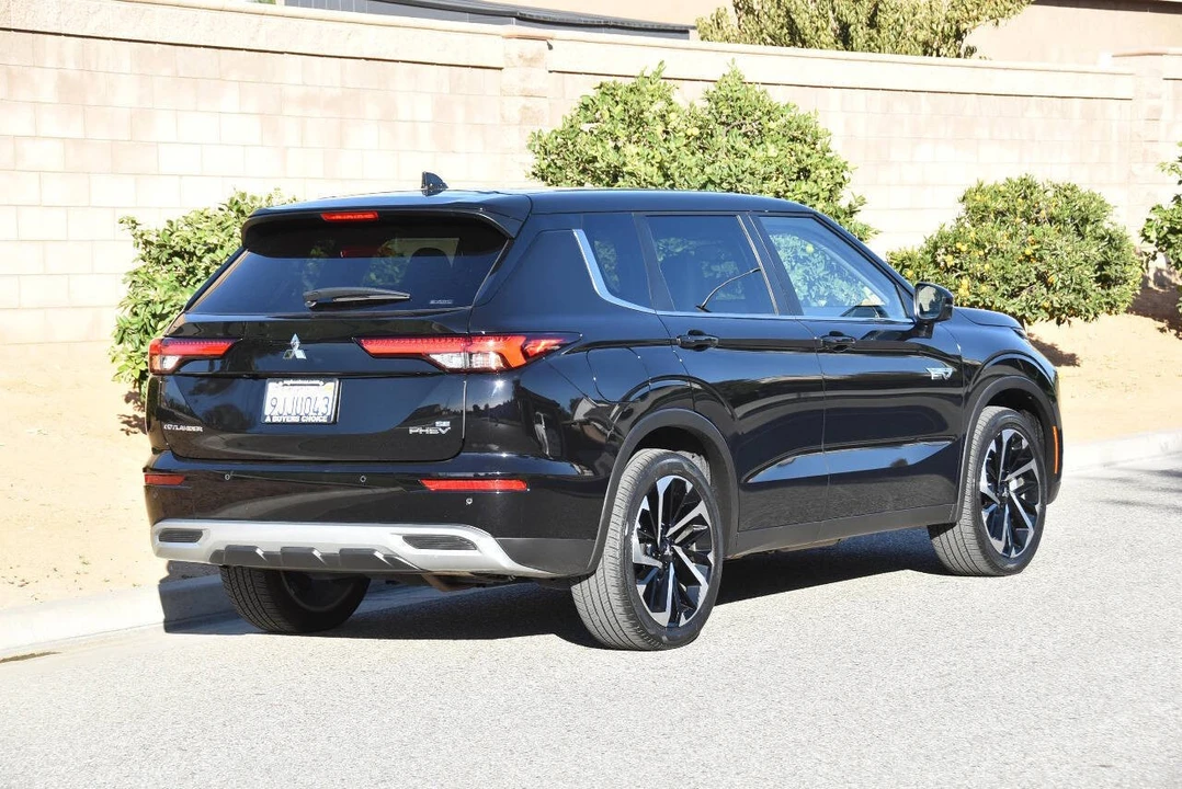 2023 Mitsubishi Outlander - Image 20 of 21