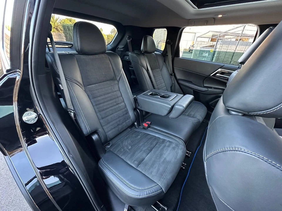 2023 Mitsubishi Outlander - Image 11 of 12