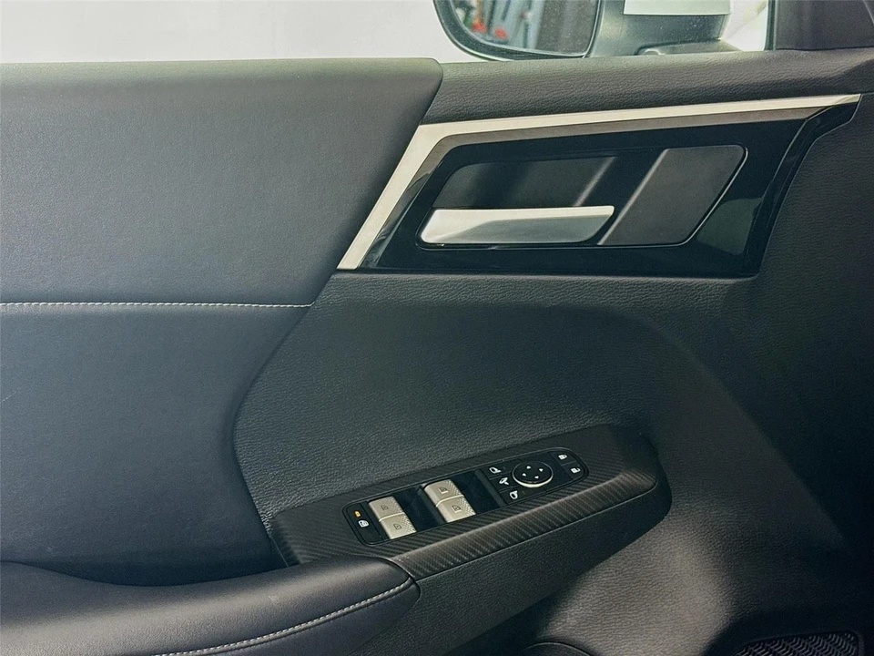 2023 Mitsubishi Outlander - Image 18 of 21