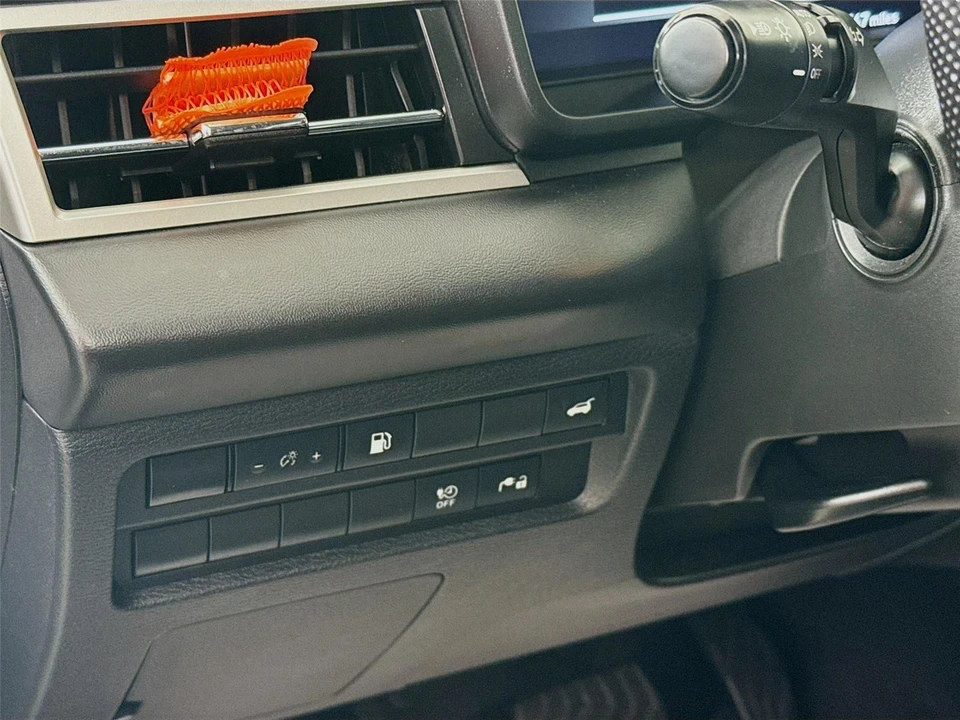 2023 Mitsubishi Outlander - Image 10 of 21