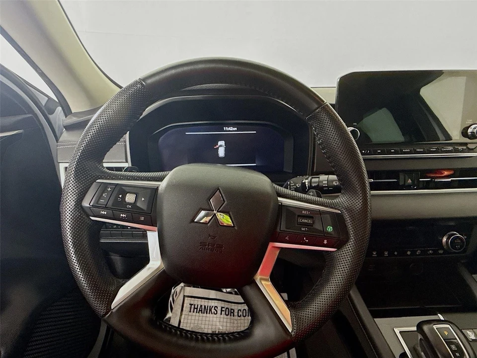 2023 Mitsubishi Outlander - Image 11 of 12
