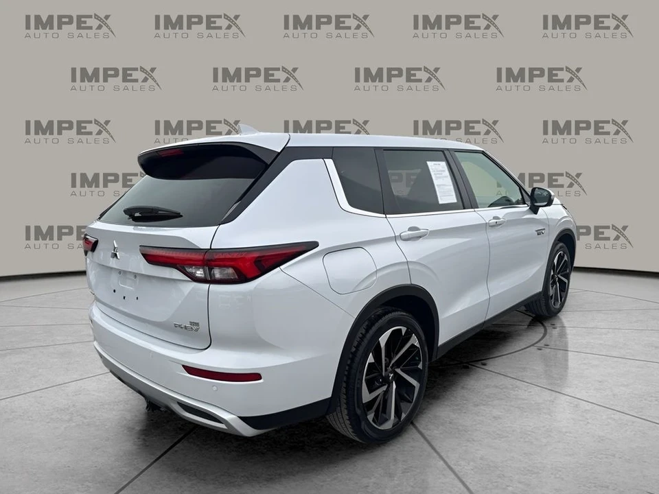 2023 Mitsubishi Outlander - Image 5 of 12