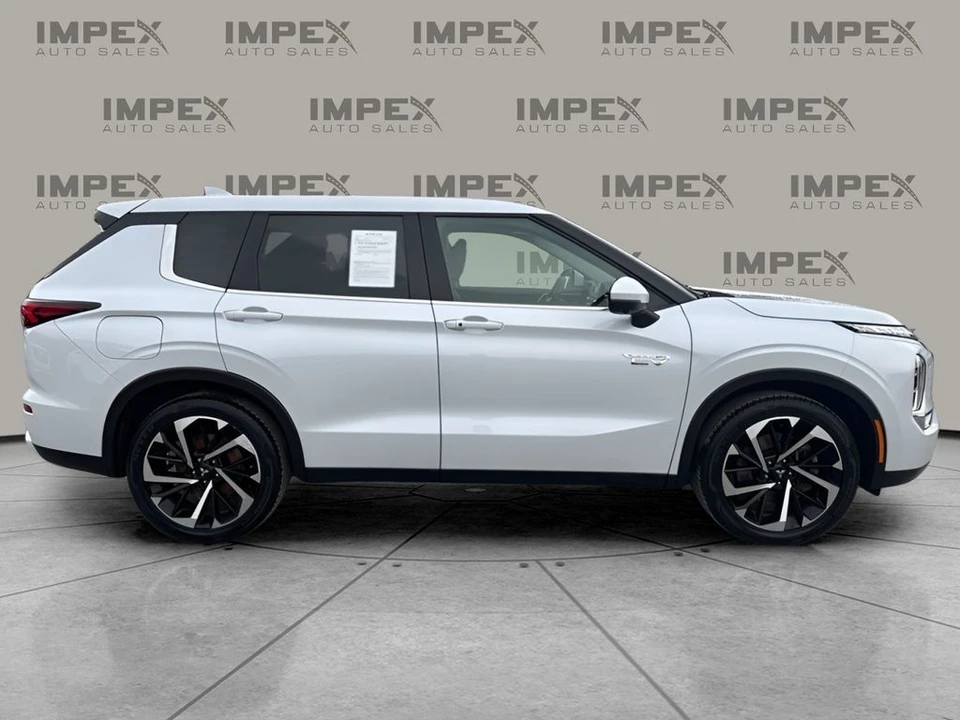 2023 Mitsubishi Outlander - Image 6 of 12