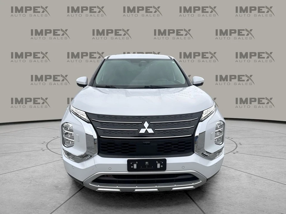 2023 Mitsubishi Outlander - Image 8 of 12