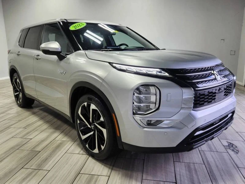 2023 Mitsubishi Outlander - Image 7 of 12