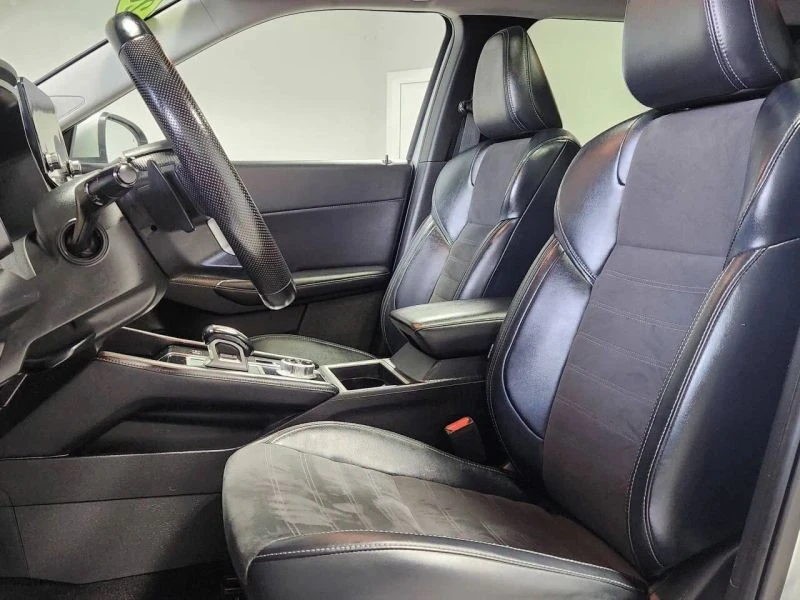 2023 Mitsubishi Outlander - Image 11 of 12