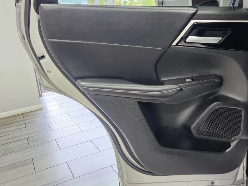 2023 Mitsubishi Outlander - Image 12 of 12