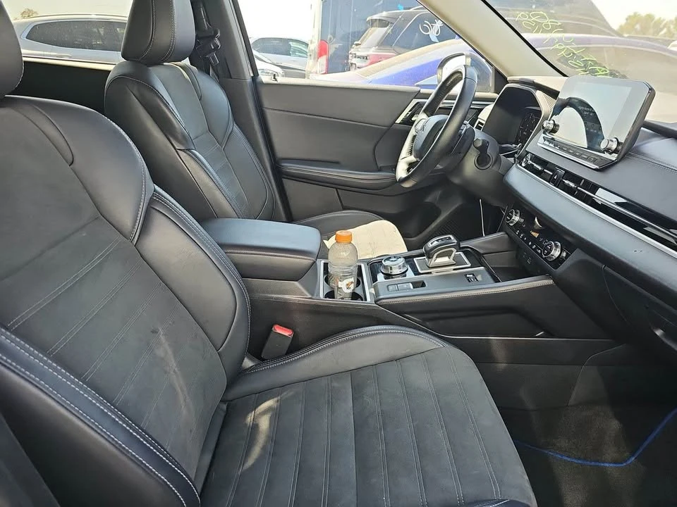 2023 Mitsubishi Outlander - Image 6 of 11