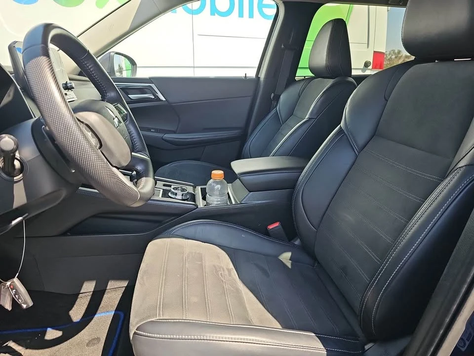 2023 Mitsubishi Outlander - Image 5 of 11