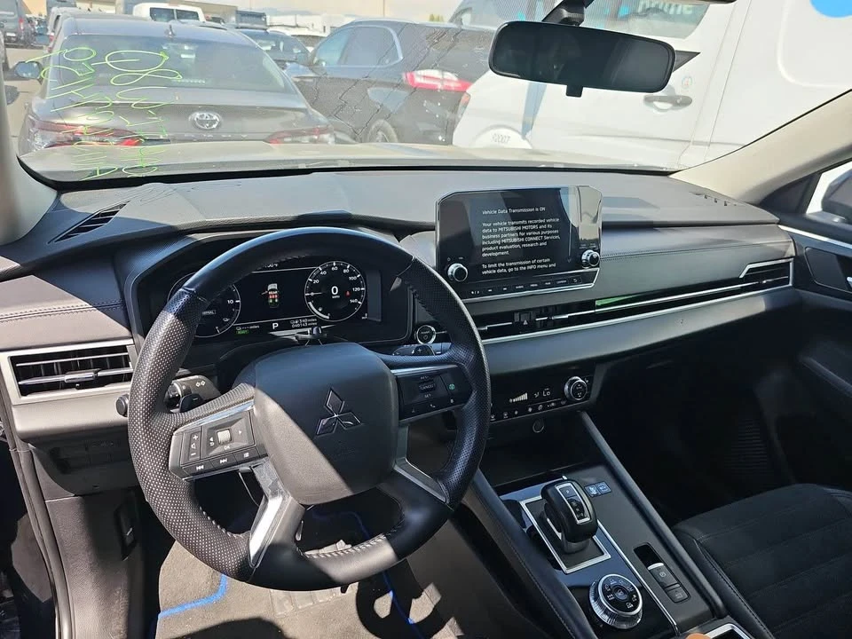 2023 Mitsubishi Outlander - Image 7 of 11