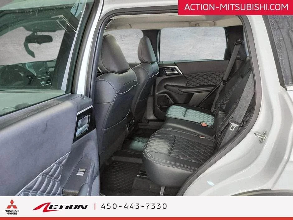2023 Mitsubishi Outlander - Image 11 of 13