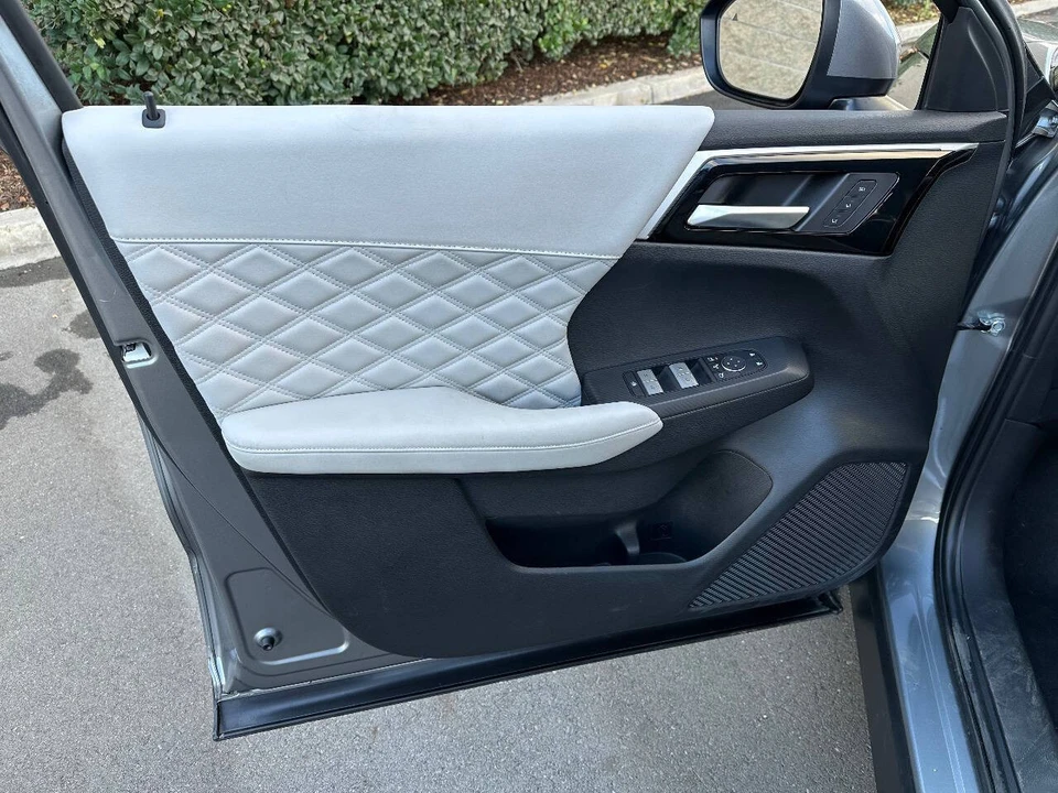 2023 Mitsubishi Outlander - Image 18 of 21