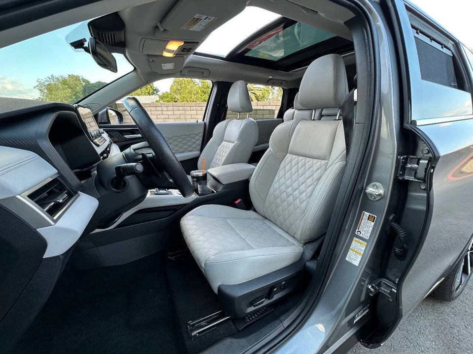 2023 Mitsubishi Outlander - Image 6 of 21