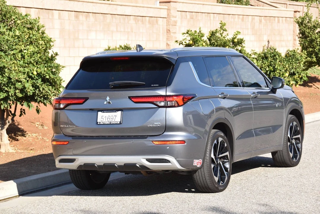 2023 Mitsubishi Outlander - Image 19 of 21