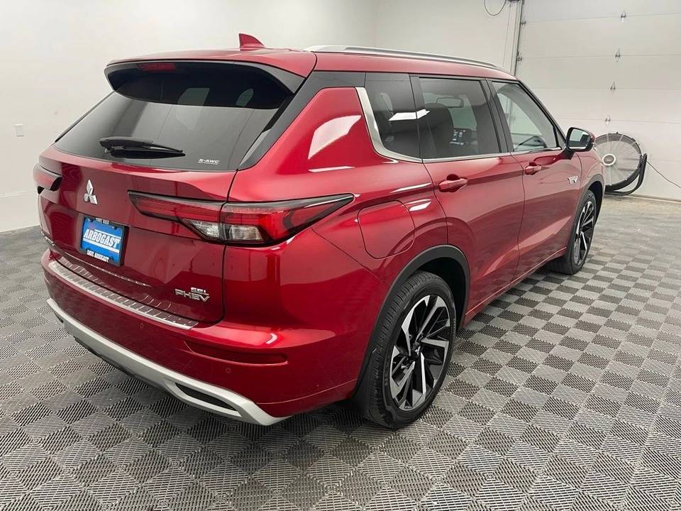 2023 Mitsubishi Outlander - Image 11 of 12