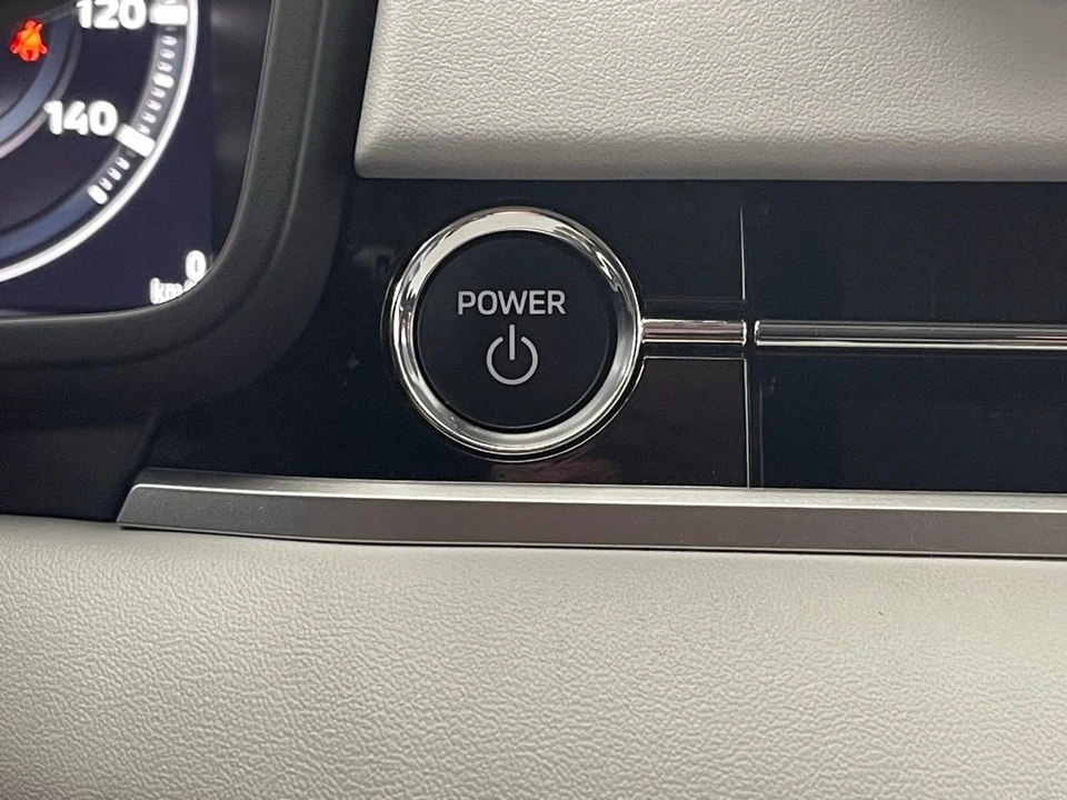 2023 Mitsubishi Outlander - Image 4 of 12
