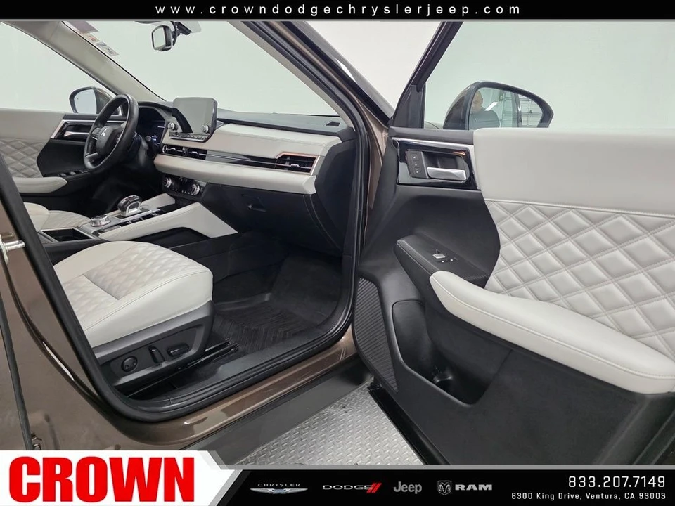 2023 Mitsubishi Outlander - Image 12 of 12