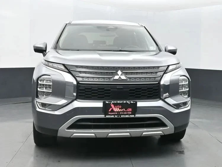 2023 Mitsubishi Outlander - Image 3 of 12