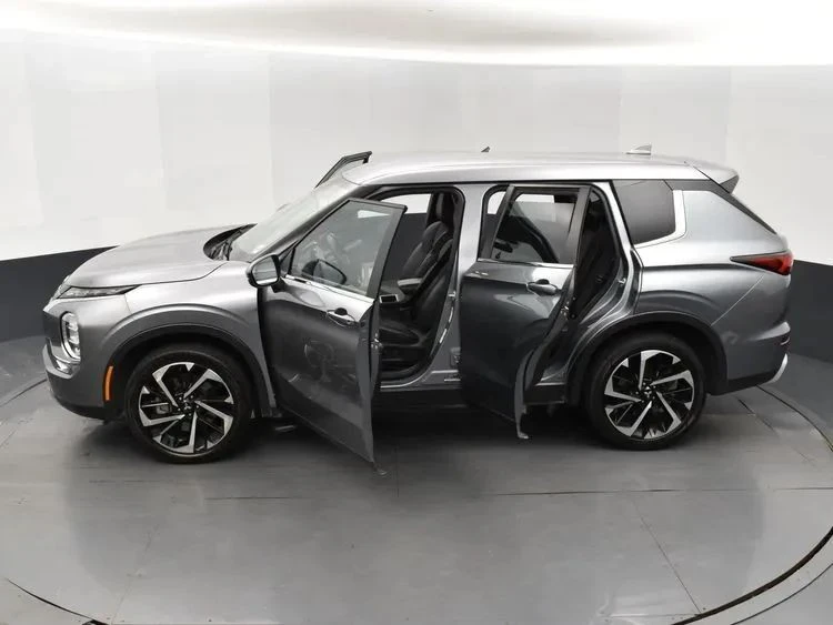 2023 Mitsubishi Outlander - Image 7 of 12