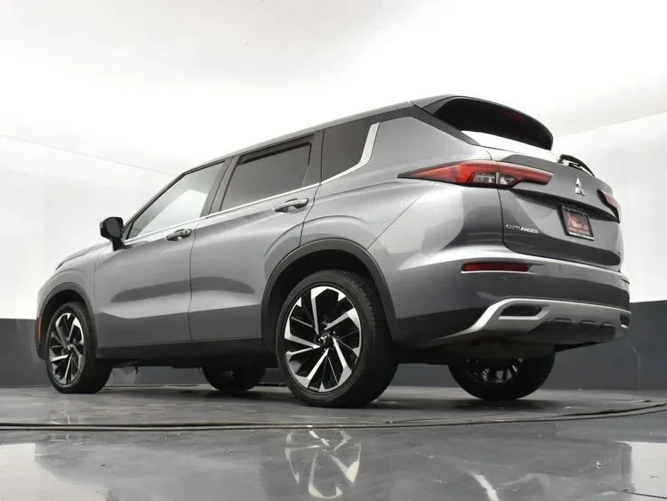 2023 Mitsubishi Outlander - Image 12 of 12