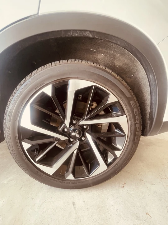 2023 Mitsubishi Outlander - Image 9 of 21