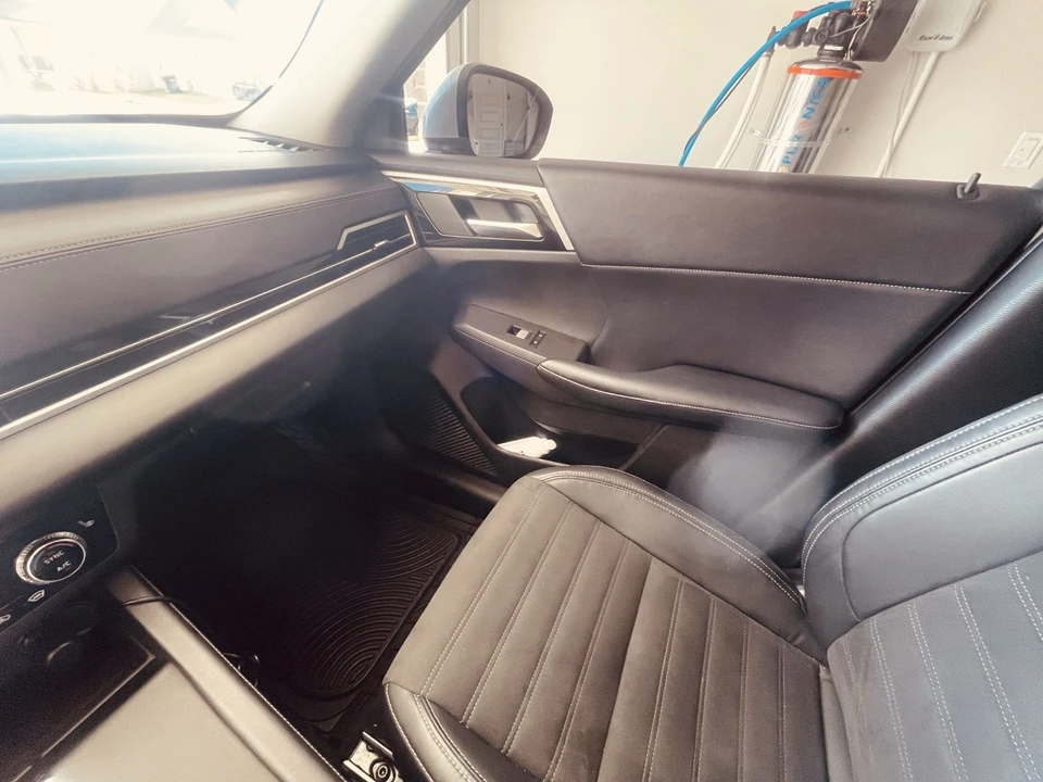 2023 Mitsubishi Outlander - Image 16 of 21
