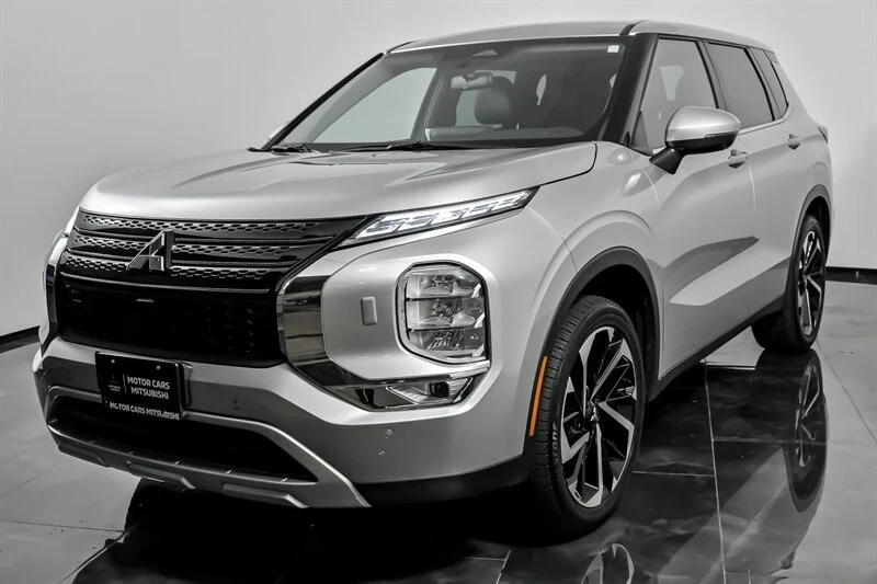 2023 Mitsubishi Outlander - Image 5 of 12