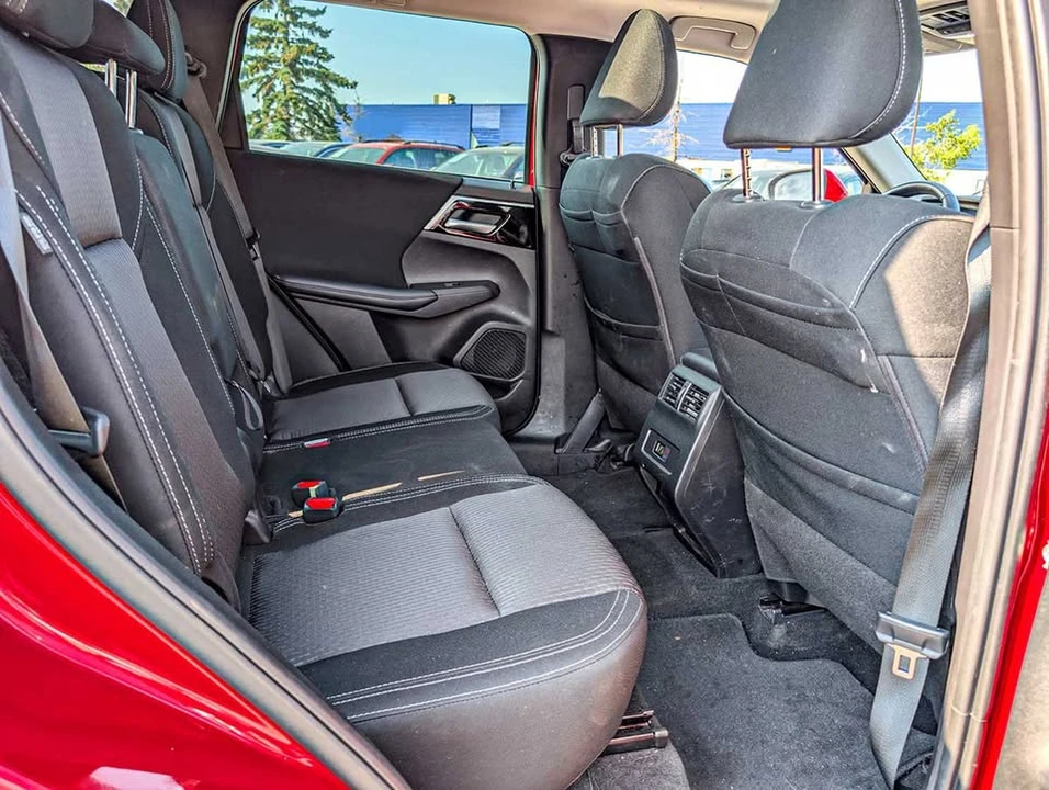2023 Mitsubishi Outlander - Image 12 of 12