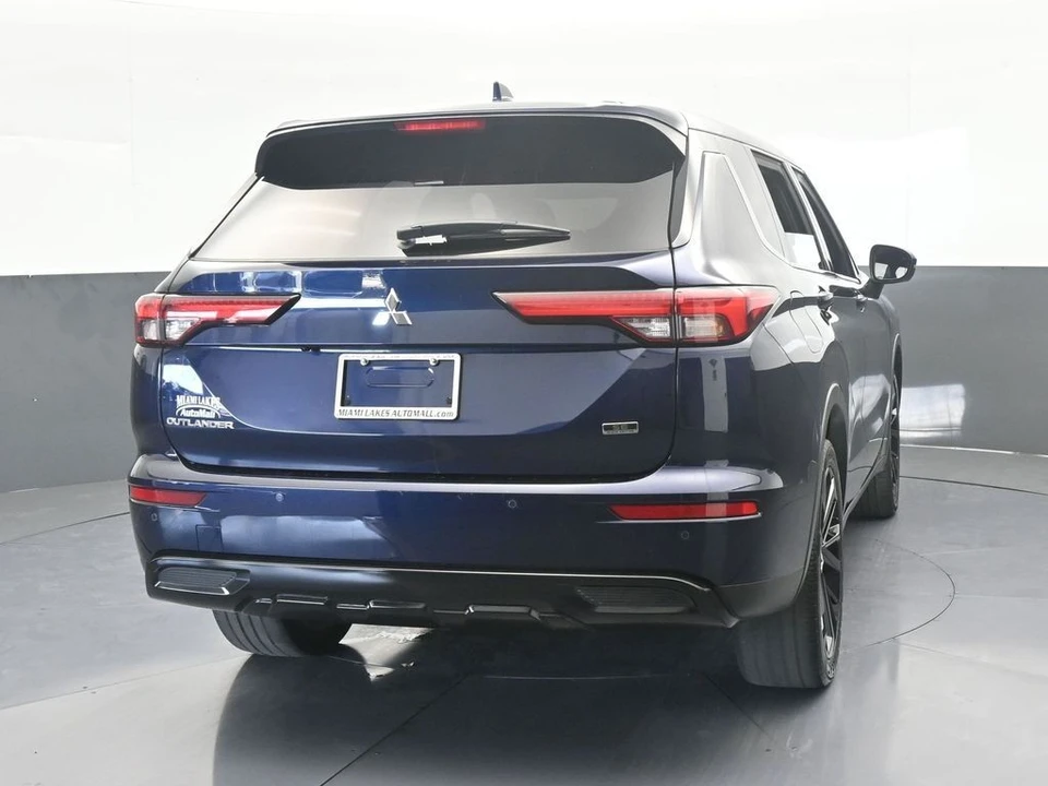 2023 Mitsubishi Outlander - Image 5 of 12