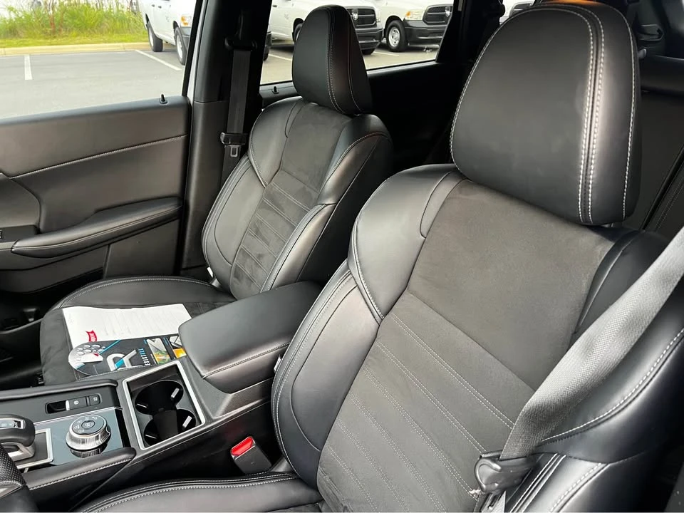 2023 Mitsubishi Outlander - Image 6 of 9