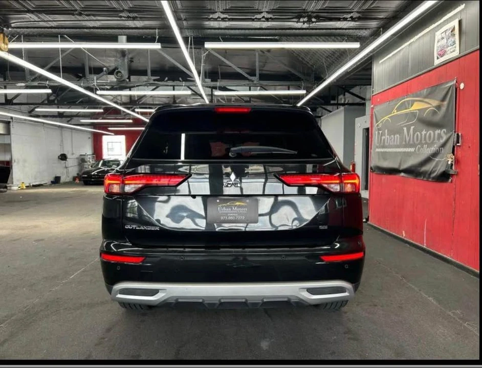 2023 Mitsubishi Outlander - Image 4 of 20