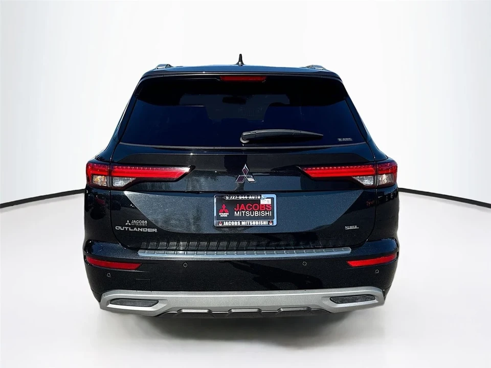 2023 Mitsubishi Outlander - Image 6 of 12