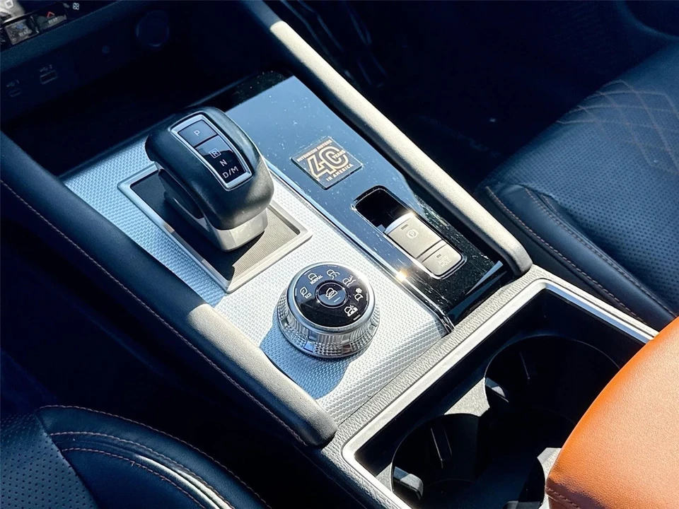 2023 Mitsubishi Outlander - Image 16 of 21