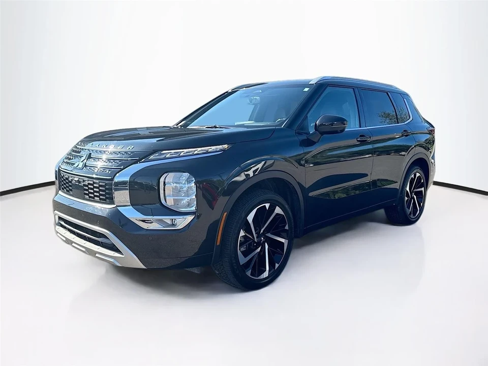 2023 Mitsubishi Outlander - Image 3 of 21