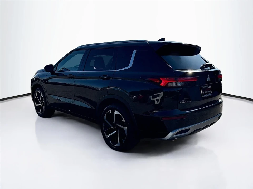 2023 Mitsubishi Outlander - Image 5 of 21