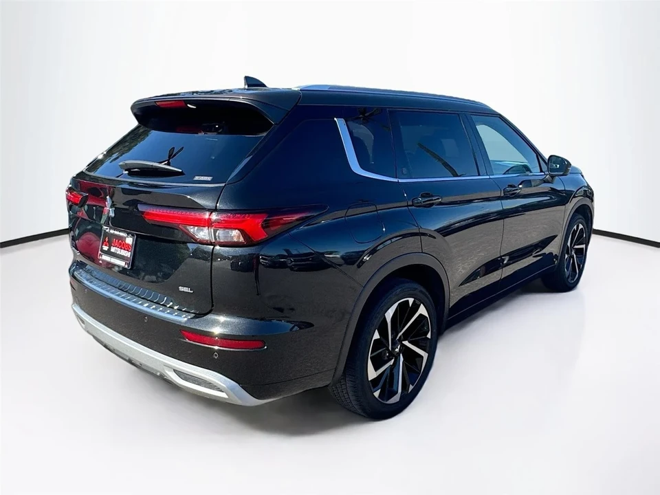 2023 Mitsubishi Outlander - Image 7 of 12