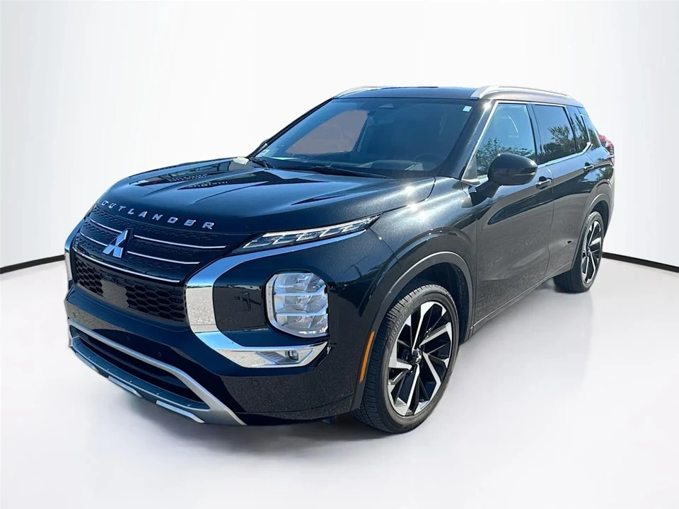 2023 Mitsubishi Outlander - Image 3 of 12