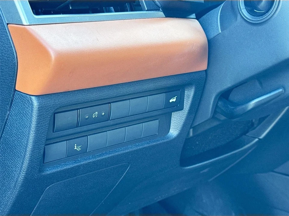 2023 Mitsubishi Outlander - Image 10 of 21