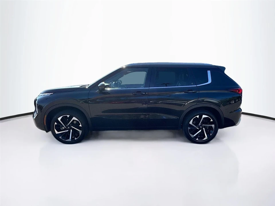 2023 Mitsubishi Outlander - Image 4 of 21