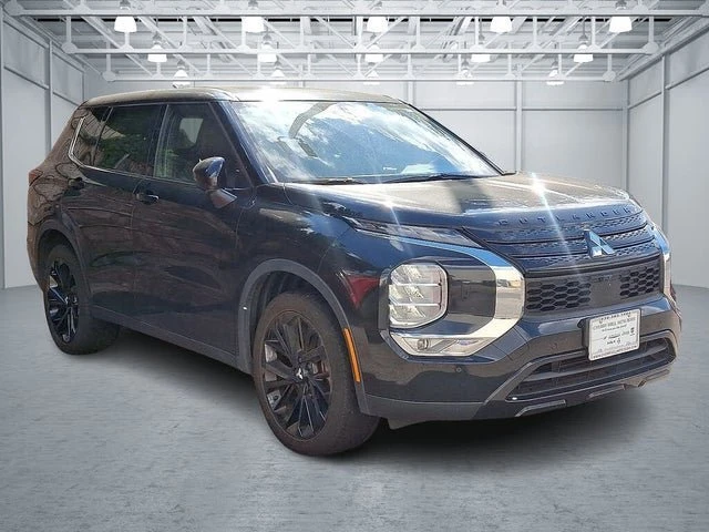 2023 Mitsubishi Outlander - Image 3 of 4