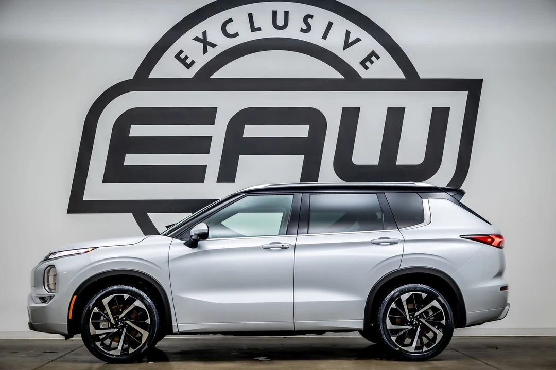 2023 Mitsubishi Outlander - Image 6 of 12