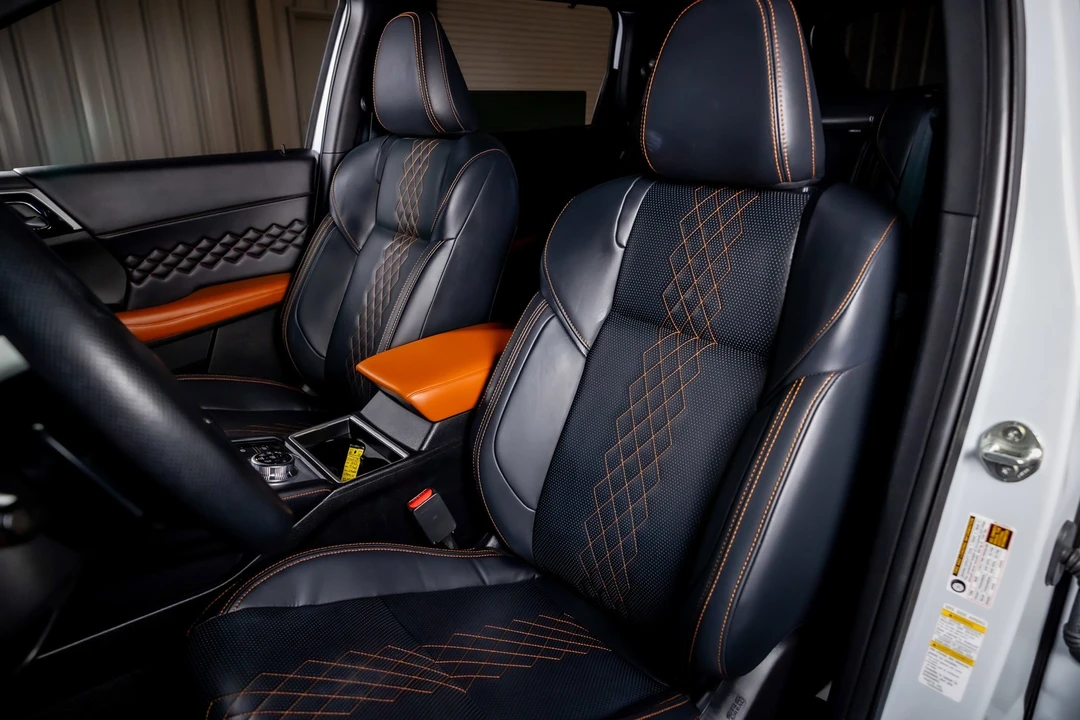 2023 Mitsubishi Outlander - Image 5 of 12