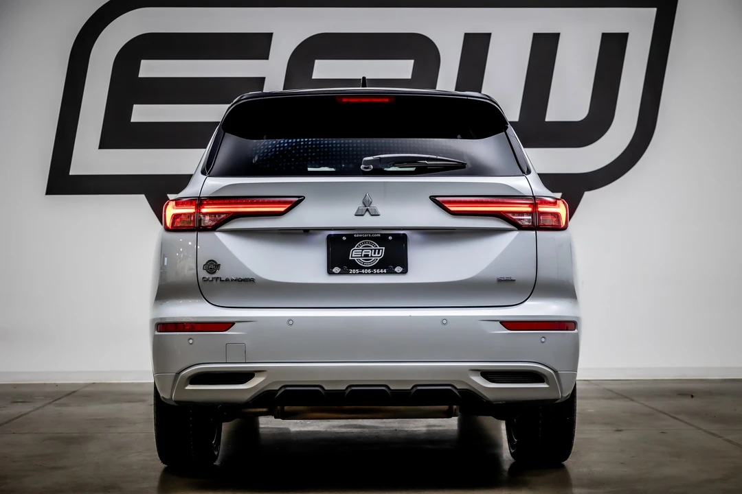 2023 Mitsubishi Outlander - Image 11 of 12
