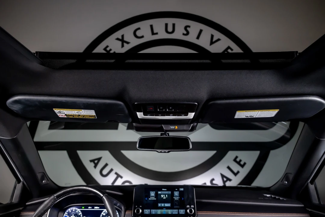 2023 Mitsubishi Outlander - Image 10 of 12