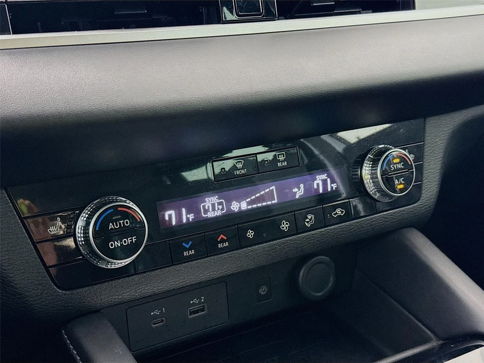 2023 Mitsubishi Outlander - Image 15 of 21