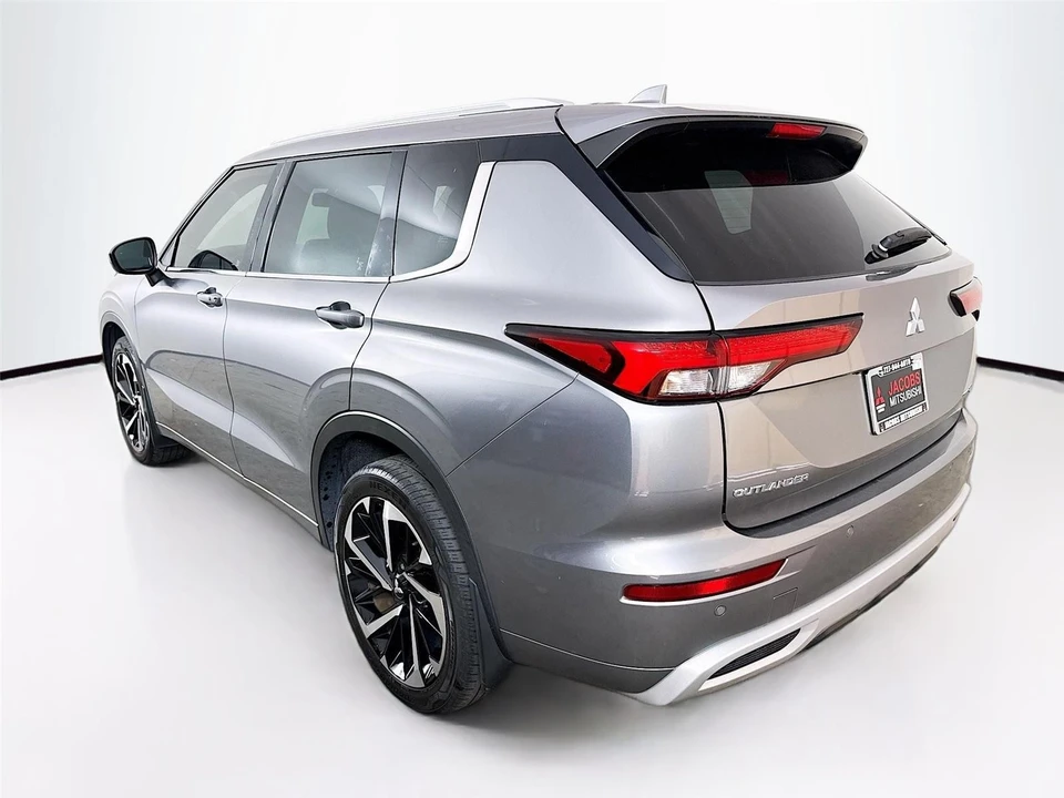 2023 Mitsubishi Outlander - Image 5 of 21