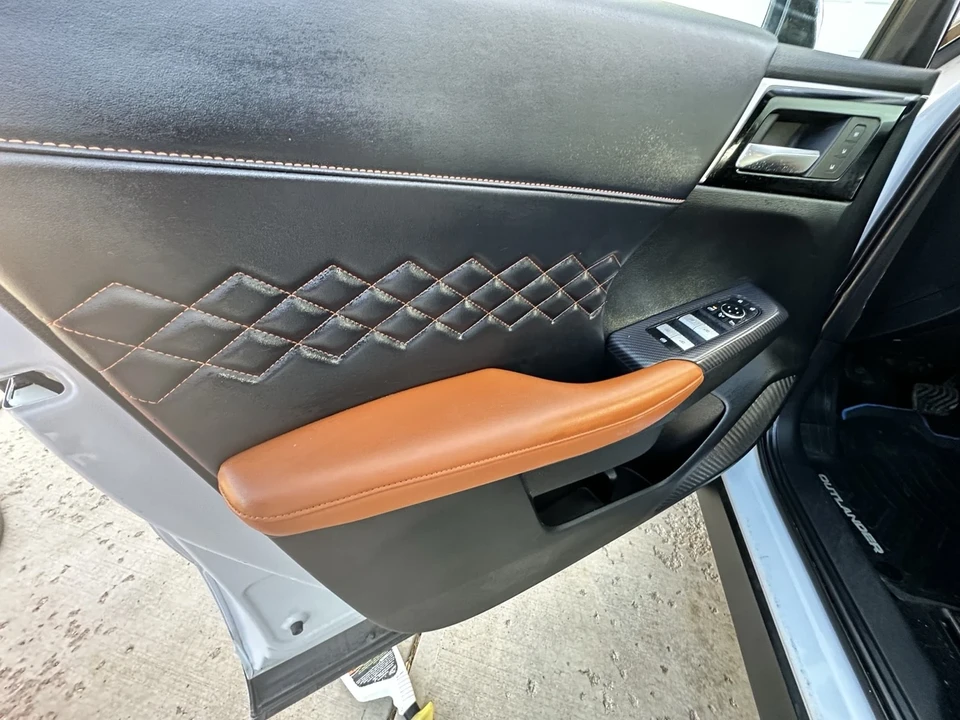 2023 Mitsubishi Outlander - Image 11 of 12